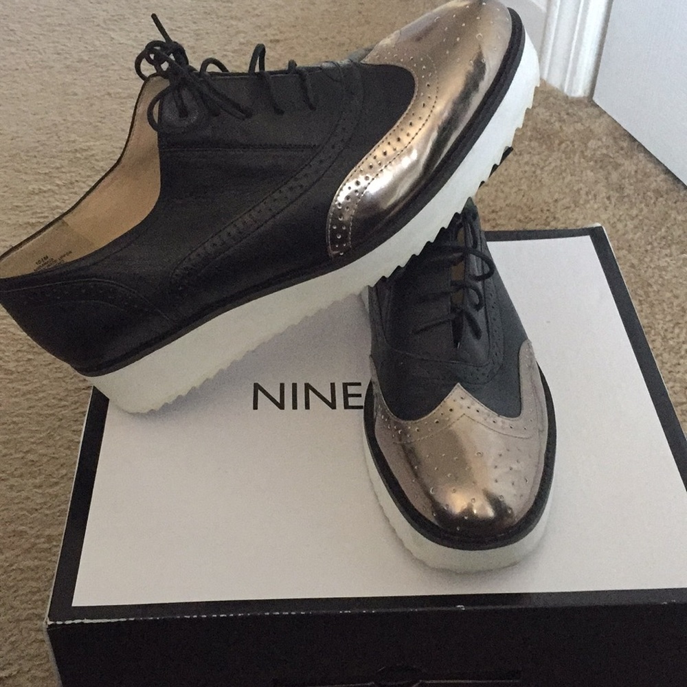 Like new Nine West oxfords.